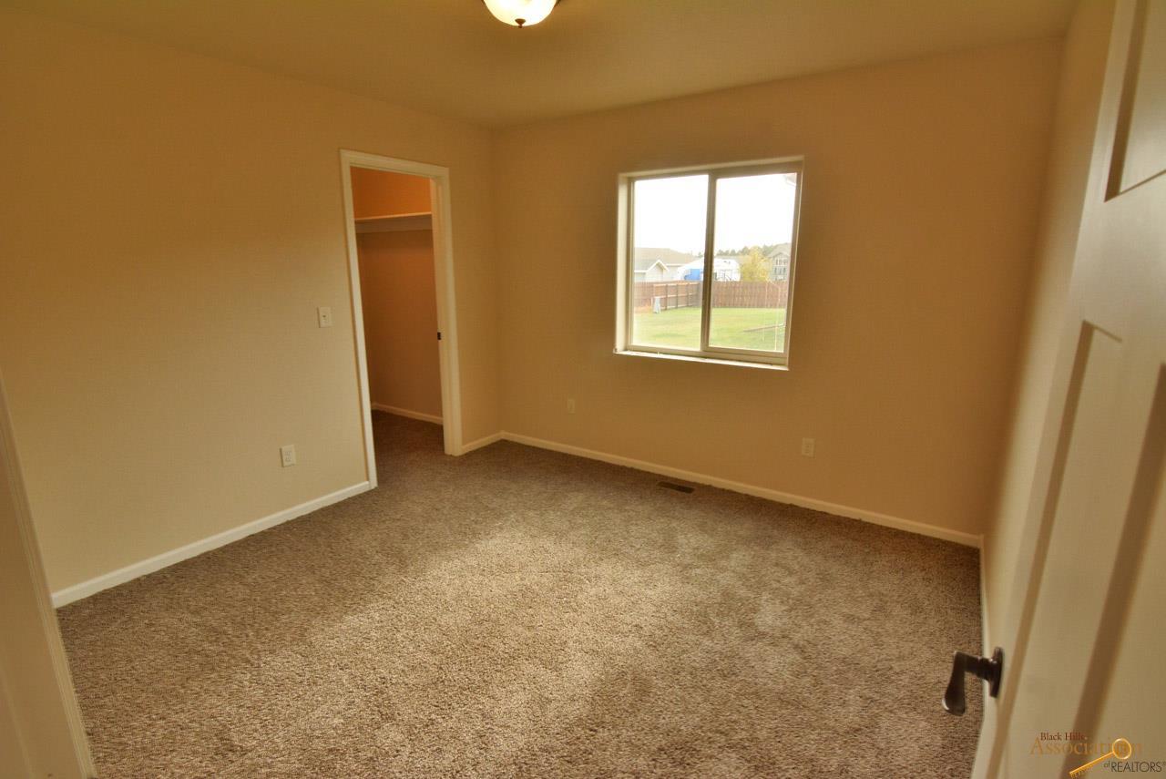 7320 Castlewood Dr, Summerset, SD 57718 photo 17