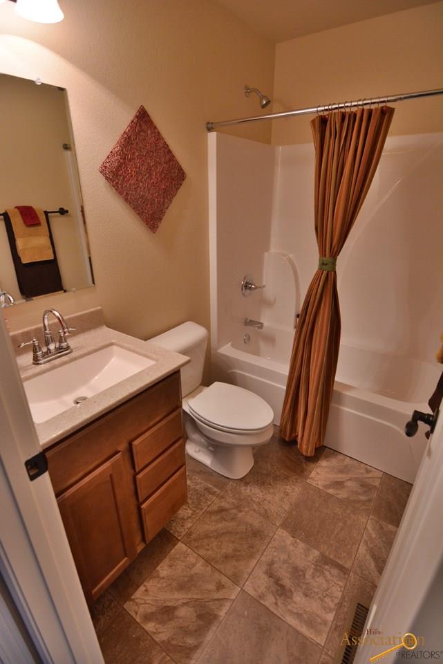 7320 Castlewood Dr, Summerset, SD 57718 photo 15