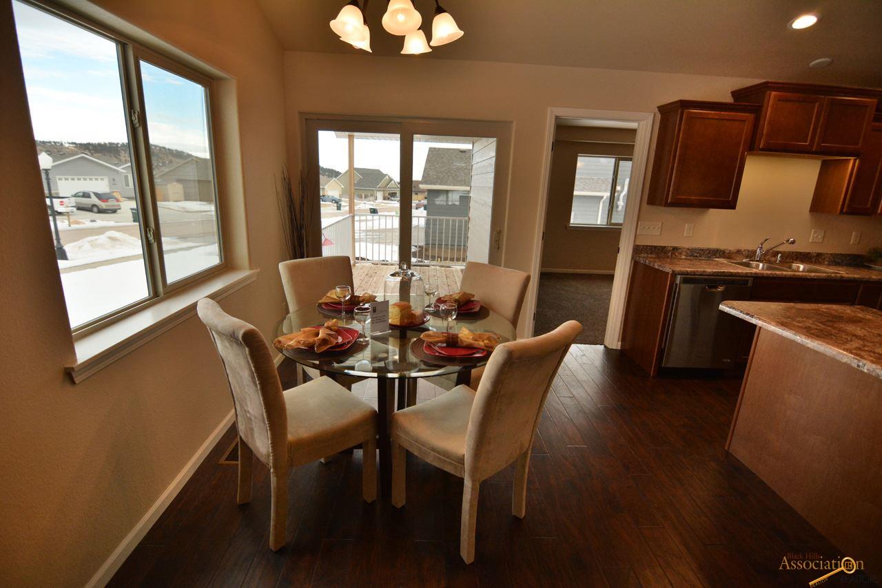7320 Castlewood Dr, Summerset, SD 57718 photo 8