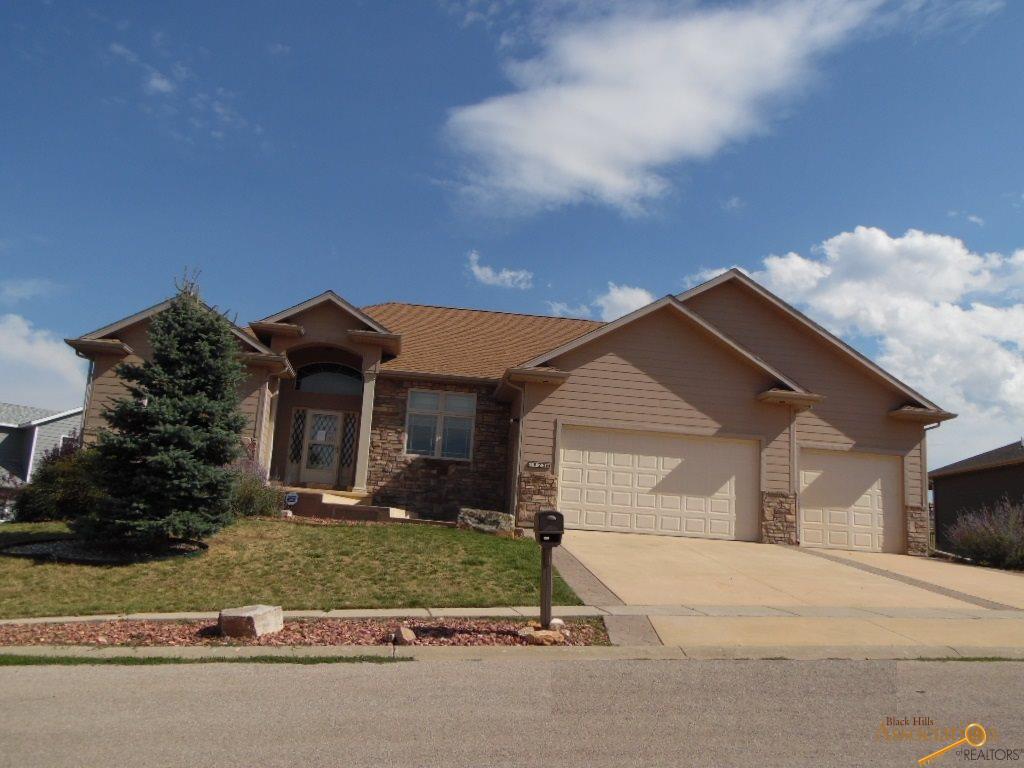 623 Silverleaf Ave, Spearfish, SD 57783 photo 1