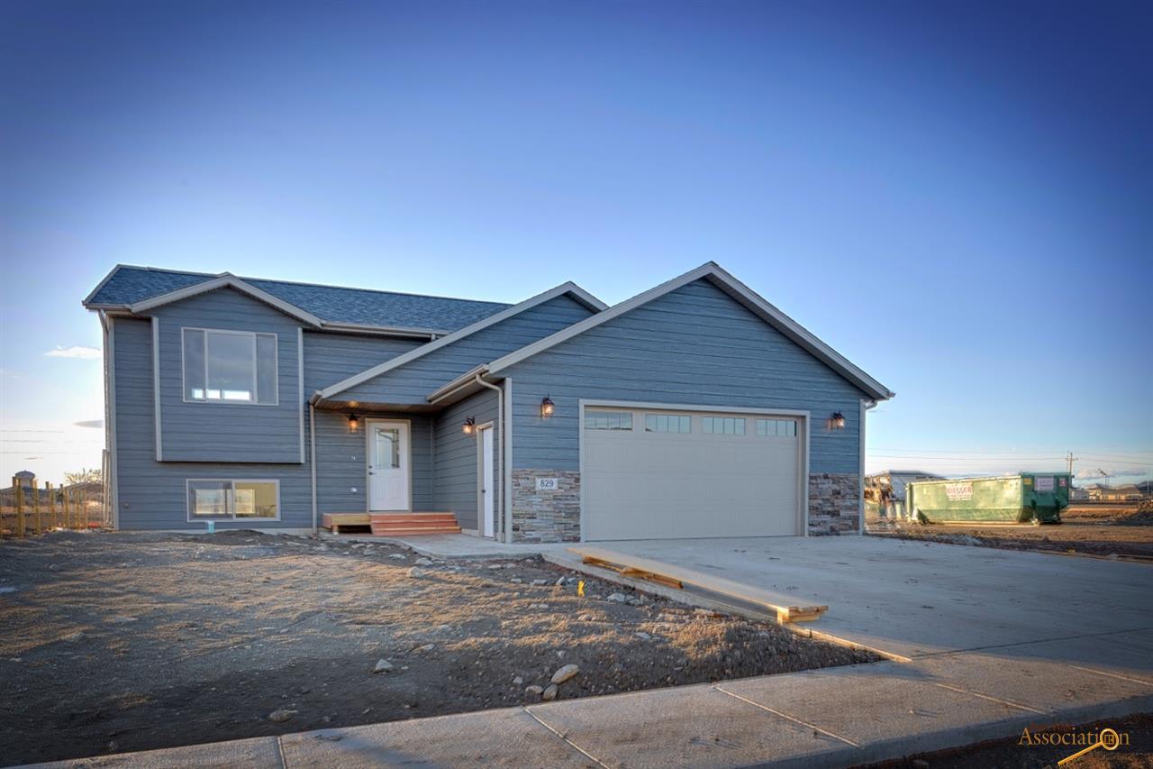 829 Bayonet Dr, Box Elder, SD 57719 photo 1