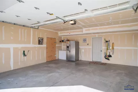 7341 Castlewood Dr, Summerset, SD 57718 photo 27