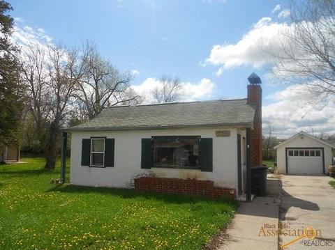 702 Lawrence St, Belle Fourche, SD 57717 photo 1