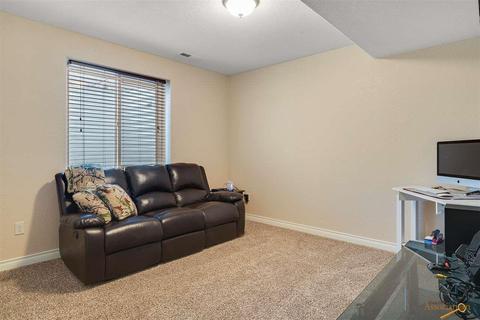 7335 Castlewood Dr, Summerset, SD 57718 photo 25