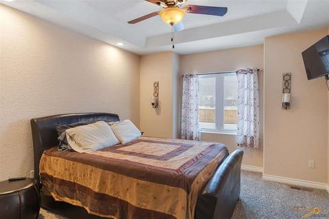 7335 Castlewood Dr, Summerset, SD 57718 photo 10
