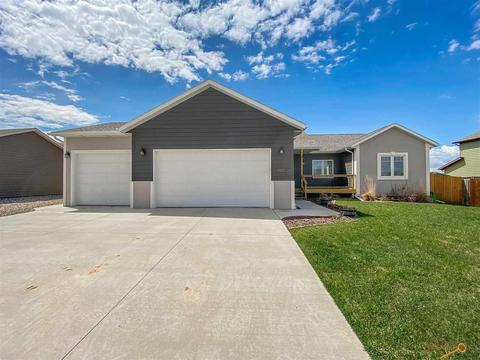 7335 Castlewood Dr, Summerset, SD 57718 photo 1
