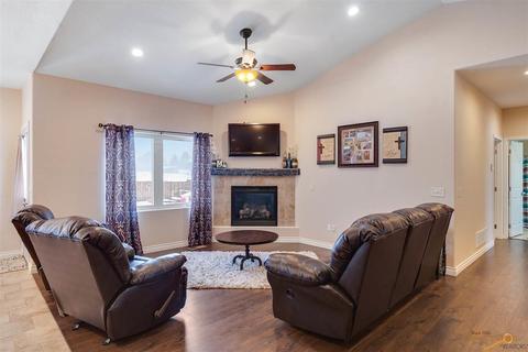 7335 Castlewood Dr, Summerset, SD 57718 photo 3