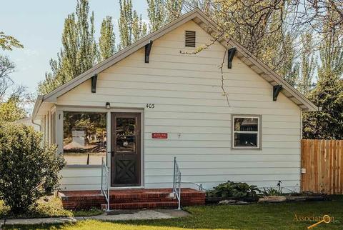 403 Glenn St, Wall, SD 57790 photo 1
