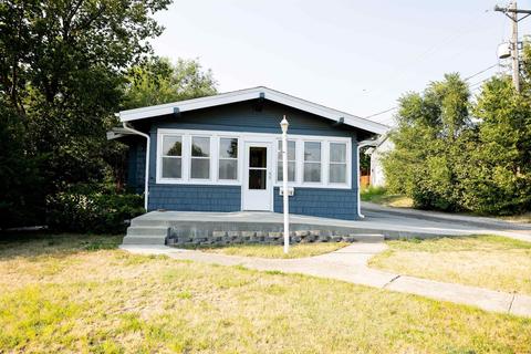 624 W 5th St, Winner, SD 57580 photo 1