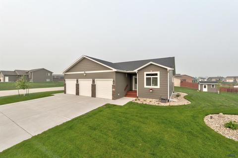 493 Coyote Trl, Box Elder, SD 57719 photo 1