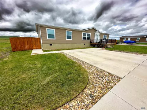 983 Bennington Dr, Box Elder, SD 57719 photo 1