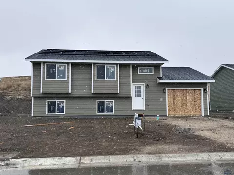 900 Bennington Dr, Box Elder, SD 57719 photo 1