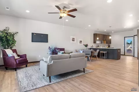 2214 Quartzite Dr, Sturgis, SD 57785 photo 4