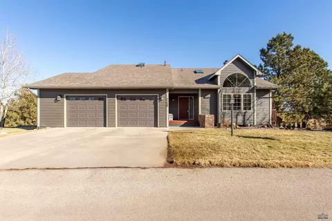 7234 Tanager Dr, Rapid City, SD 57702