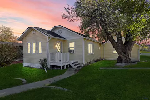 2045 University Ave, Hot Springs, SD 57747