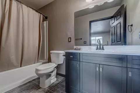 Bath - 7993 Steamboat Rd, Summerset, SD 57769 photo 3 of 3