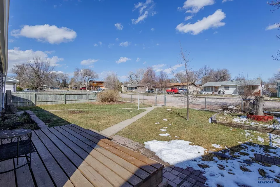 1105 Blaine Ave, Rapid City, SD 57701 19 Photos Movoto