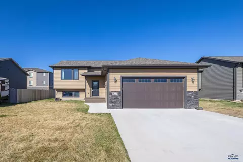 833 Bayonet Dr, Box Elder, SD 57719 photo 1