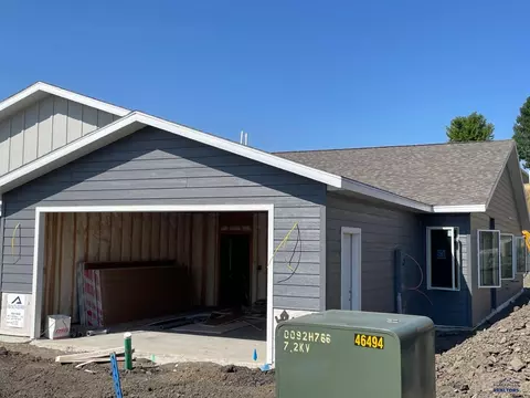 2609 Hennessy Dr, Rapid City, SD 57701
