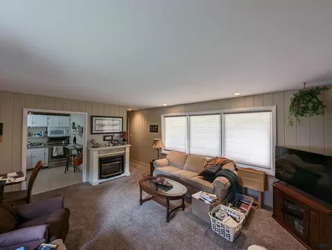 3111 Morningside Rd, Rapid City, SD 57702