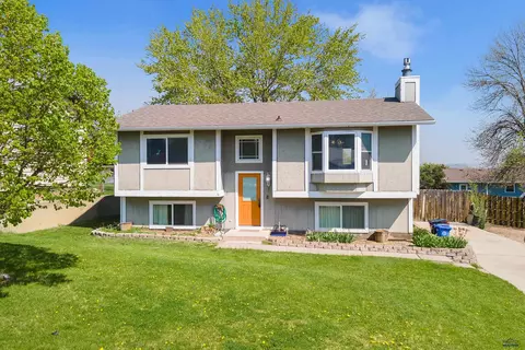 714 Wright Ct, Rapid City, SD 57701 photo 1