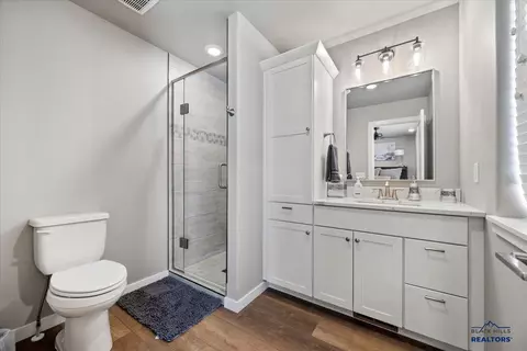 Bath - 11294 Ashland Ct, Lead, SD 57754 photo 6 of 6