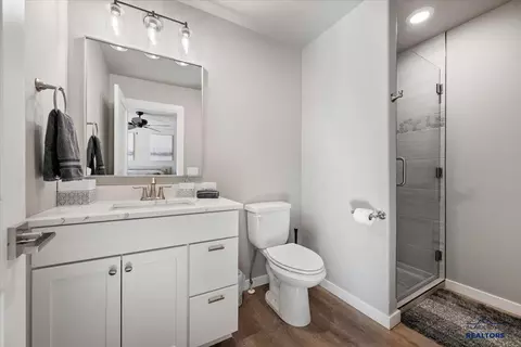 Bath - 11294 Ashland Ct, Lead, SD 57754 photo 4 of 6