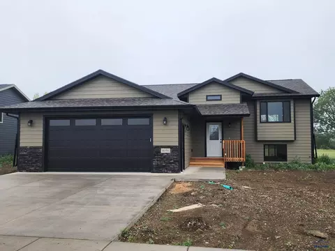 4058 Altor Ln, Rapid City, SD 57703