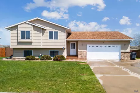 252 Ruhe Ln, Box Elder, SD 57719 photo 1