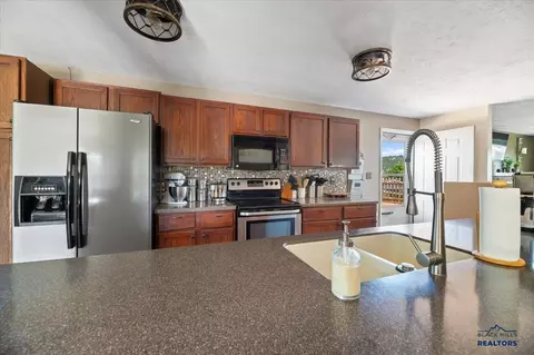 210 Tulsa Dr, Sturgis, SD 57785 photo 8