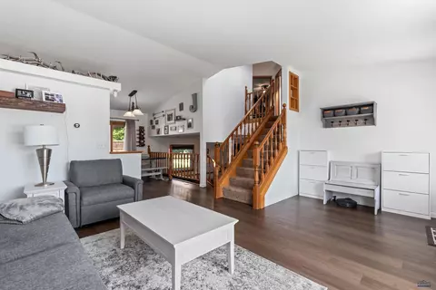 1403 Copperfield Dr, Rapid City, SD 57703