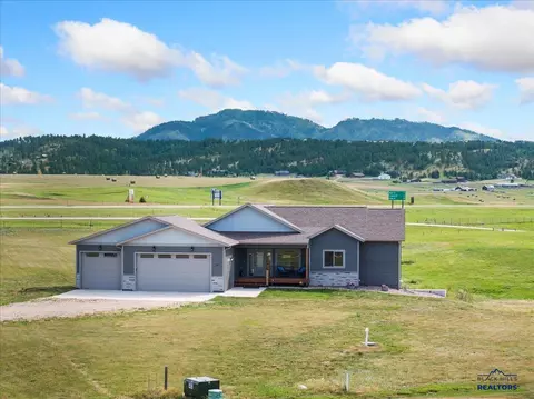 2801 Crown Jewel Ct, Spearfish, SD 57783
