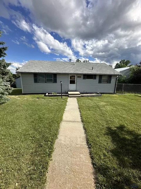 1512 Jackson, Sturgis, SD 57785 photo 2