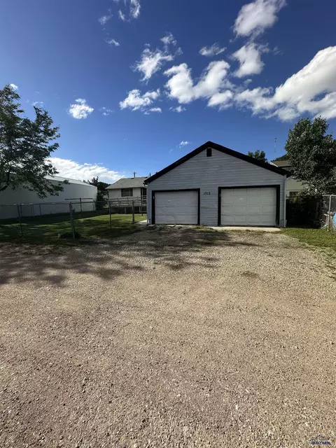 1512 Jackson, Sturgis, SD 57785 photo 6