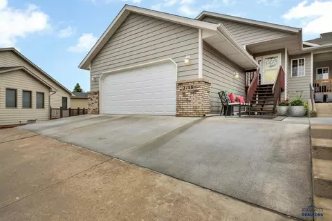 3756 Olympic Ct, Rapid City, SD 57702