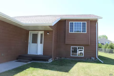 319 Ruhe Ln, Box Elder, SD 57719 photo 6