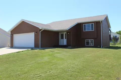 319 Ruhe Ln, Box Elder, SD 57719 photo 4