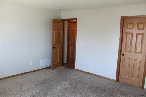 319 Ruhe Ln, Box Elder, SD 57719 photo 23
