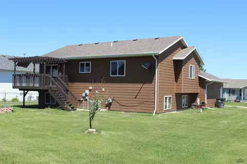 319 Ruhe Ln, Box Elder, SD 57719 photo 2