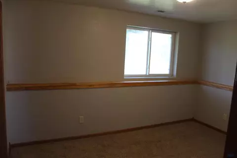 319 Ruhe Ln, Box Elder, SD 57719 photo 9