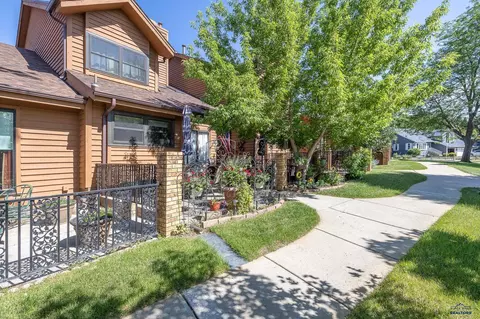 3012 Chancery Ct, Rapid City, SD 57702