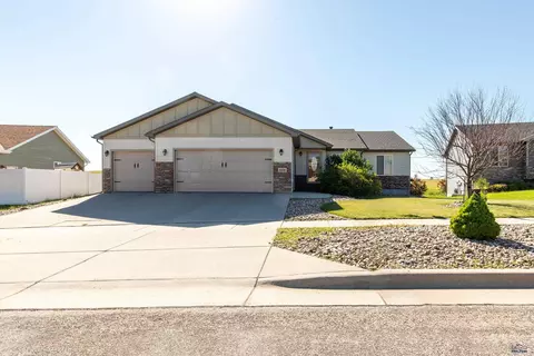 6456 Cog Hill Ln, Rapid City, SD 57702