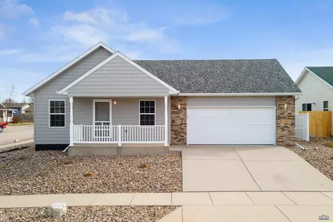 609 Earleen St, Rapid City, SD 57701