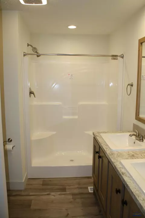 Bath - 409 Freedom Ln, Buffalo, SD 57720 photo 1 of 3