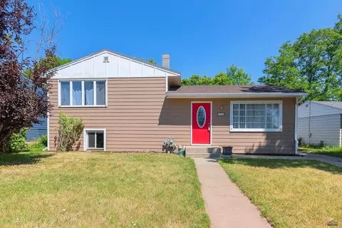 3448 Brookside Dr, Rapid City, SD 57702
