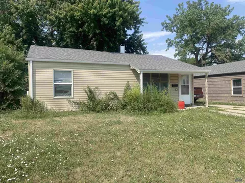 210 E St Patrick, Rapid City, SD 57701 photo 1