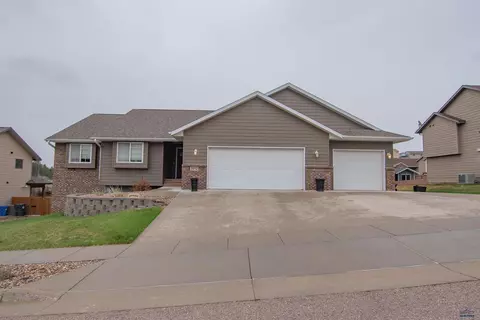 3012 Motherlode Dr, Rapid City, SD 57702