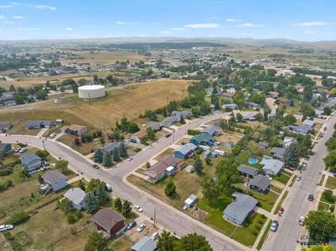 919 Park Dr, Belle Fourche, SD 57717 photo 28