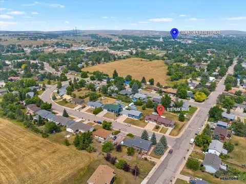 919 Park Dr, Belle Fourche, SD 57717 photo 29
