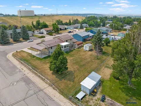919 Park Dr, Belle Fourche, SD 57717 photo 27
